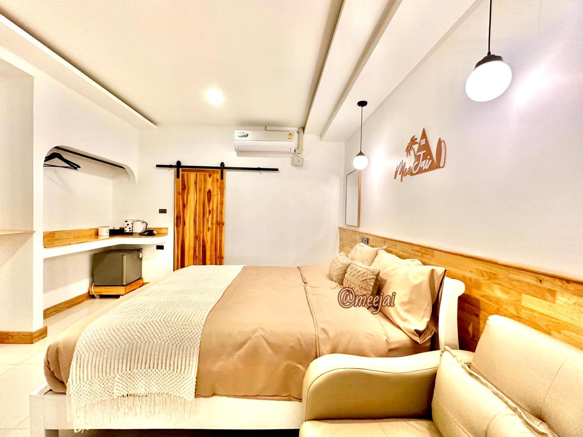 มีใจ พูลวิว เกาะล้าน Meejai Pool View Kohlarn Hotell Eksteriør bilde